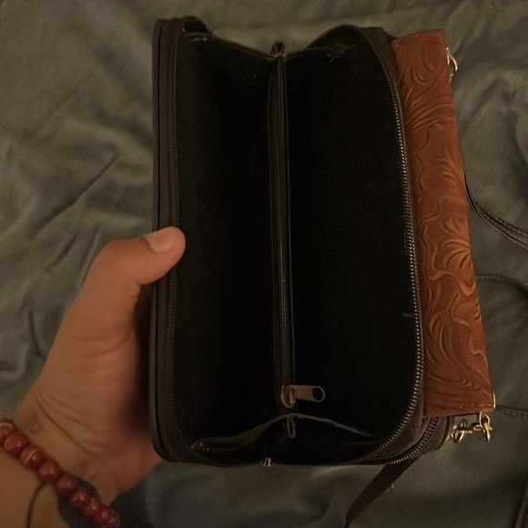 Leather Crossbody Wallet - Picture 3 of 3